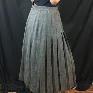 Grey school pleated skirt